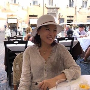 Meet your Posher, Monica